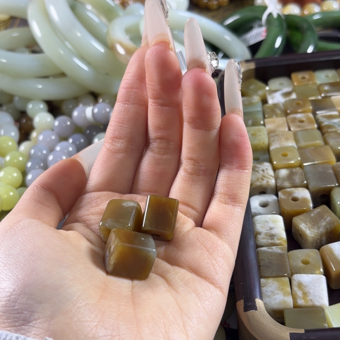 ****步和田玉未镶嵌手链155