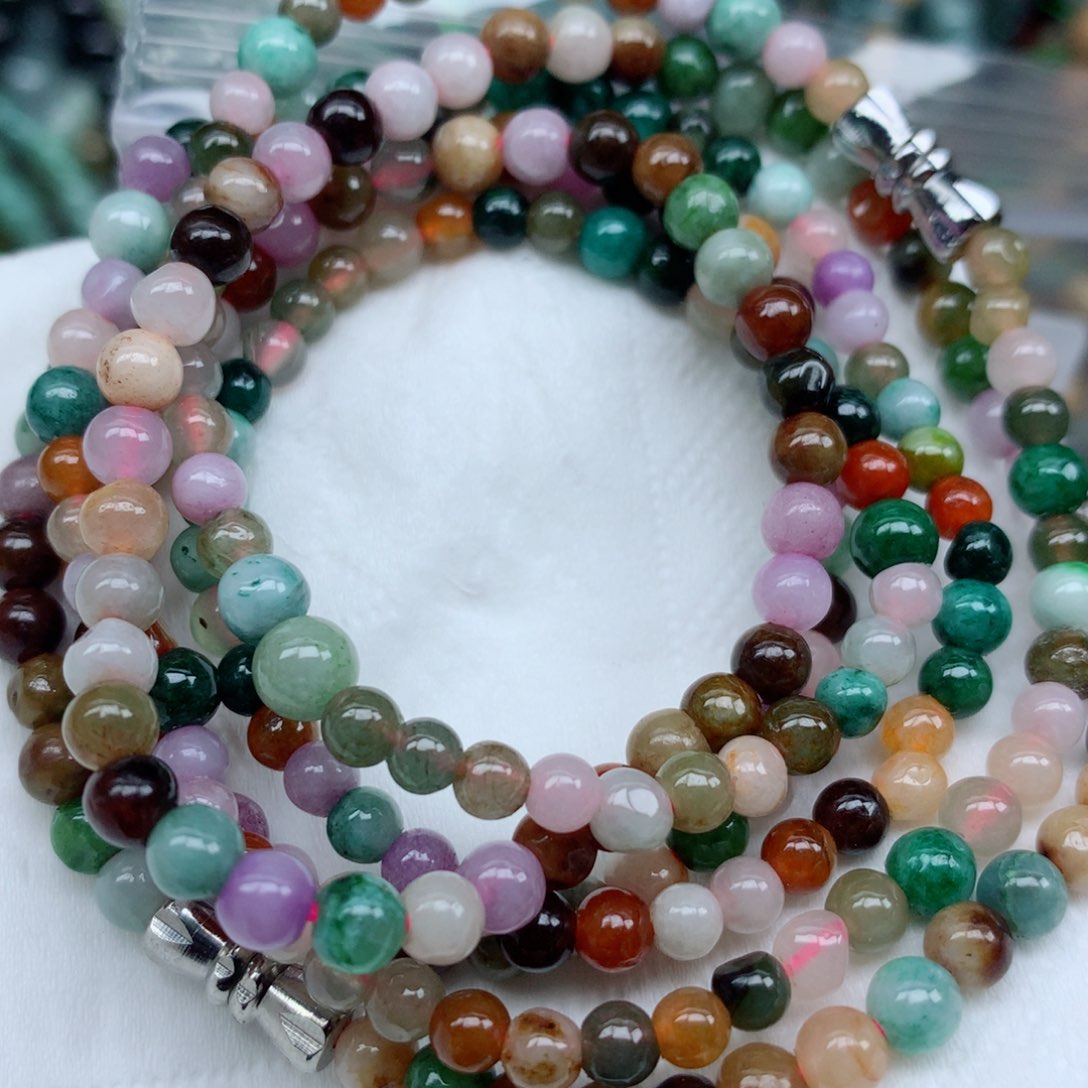 颈饰足银镶嵌翡翠翡翠