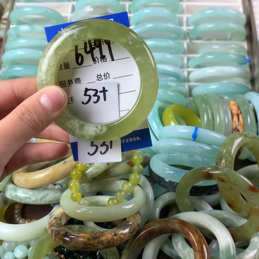 蛇纹石玉手镯未镶嵌6499