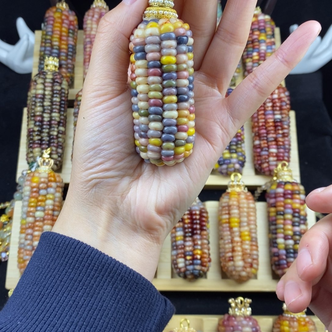 奶***糕大叶紫檀（黑酸枝木类）