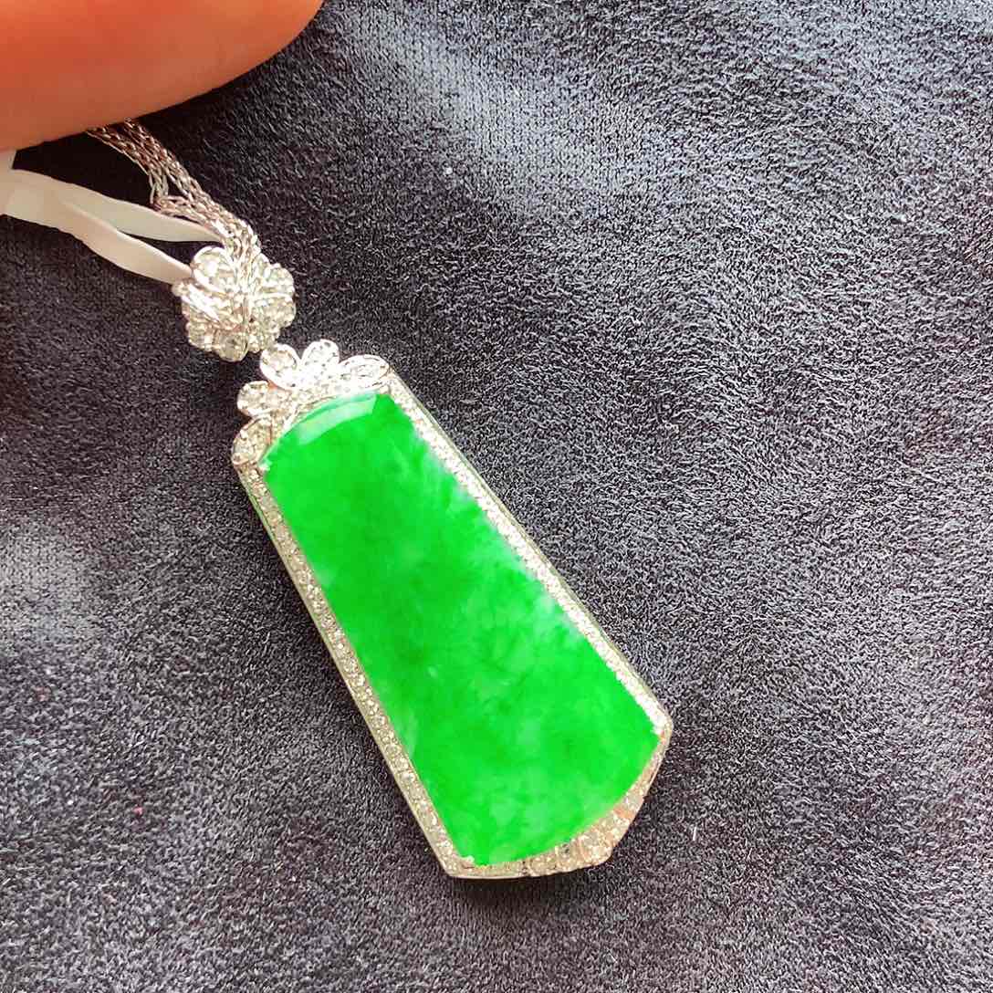 翡翠颈饰18K金镶嵌雪*上新