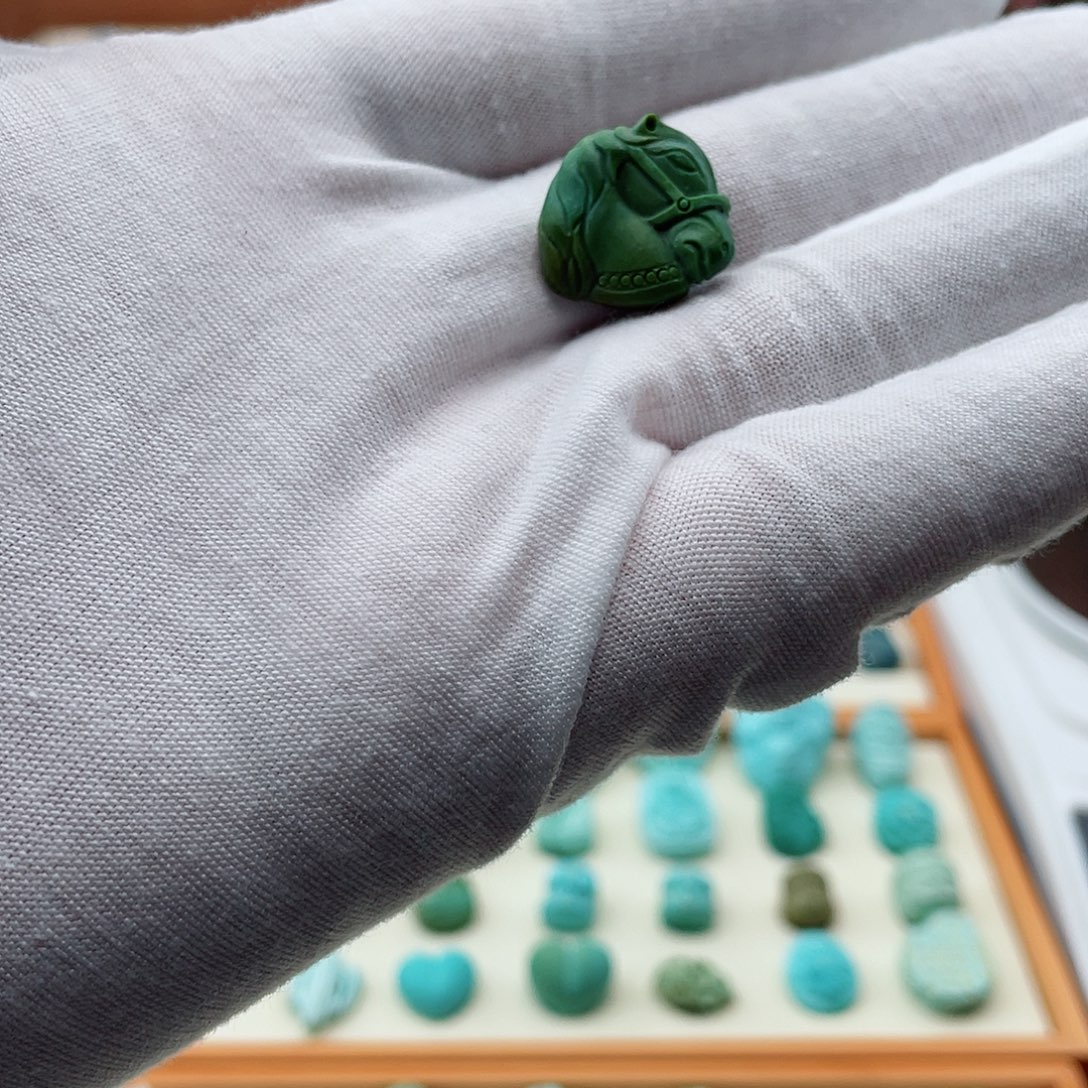 绿松石未镶嵌珠宝奇石