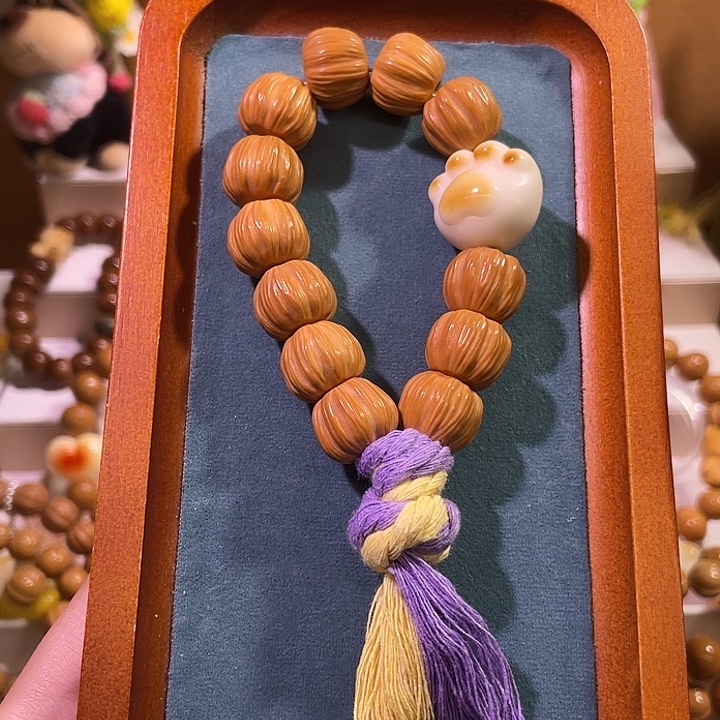 吊坠猴头核桃菠萝蜜卡15小手持猫爪