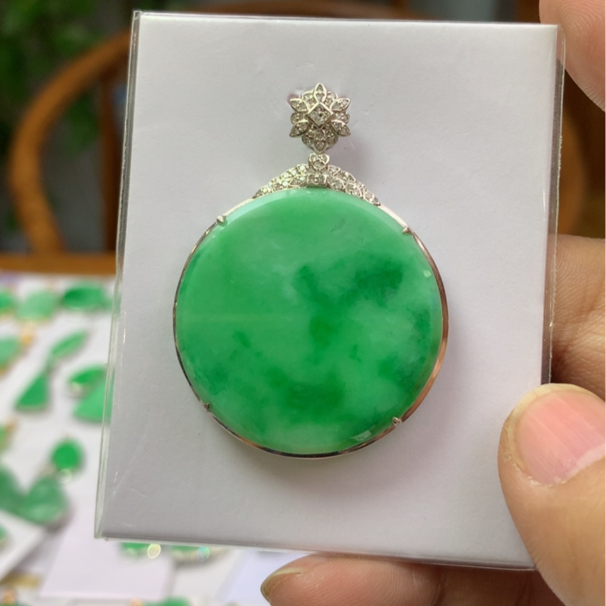 【闪购商品】翡翠颈饰18K金镶嵌翡翠