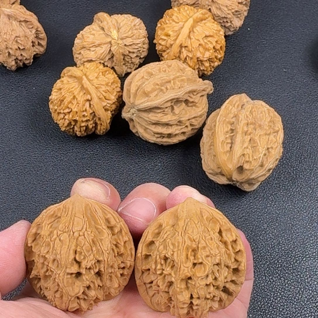 水***木文玩核桃吊坠玲珑塔