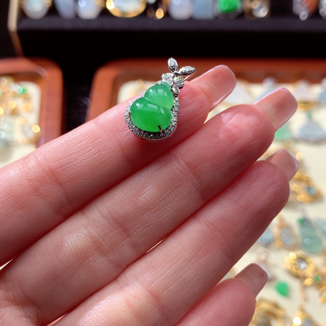 翡翠颈饰18K金镶嵌ヽ****Y翡翠