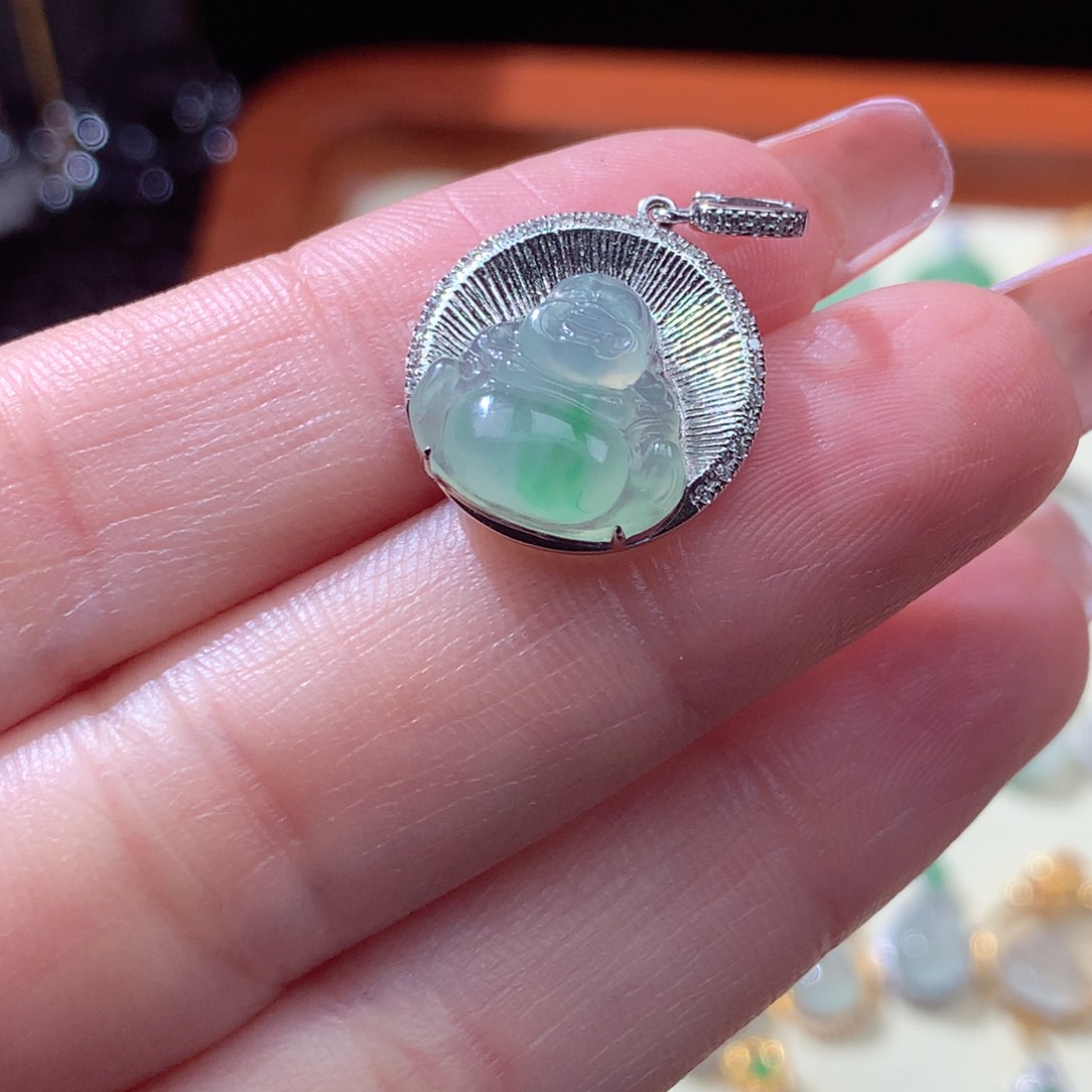 翡翠颈饰18K金镶嵌叶****a翡翠