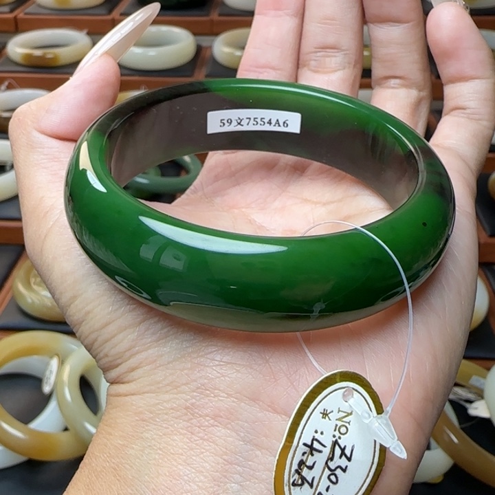 和田玉未镶嵌手镯聚红皮辣绿宽胎58.7