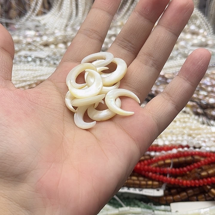 未镶嵌玛瑙/玉髓珠宝半成品3个19/20mm左右白蝶贝月牙