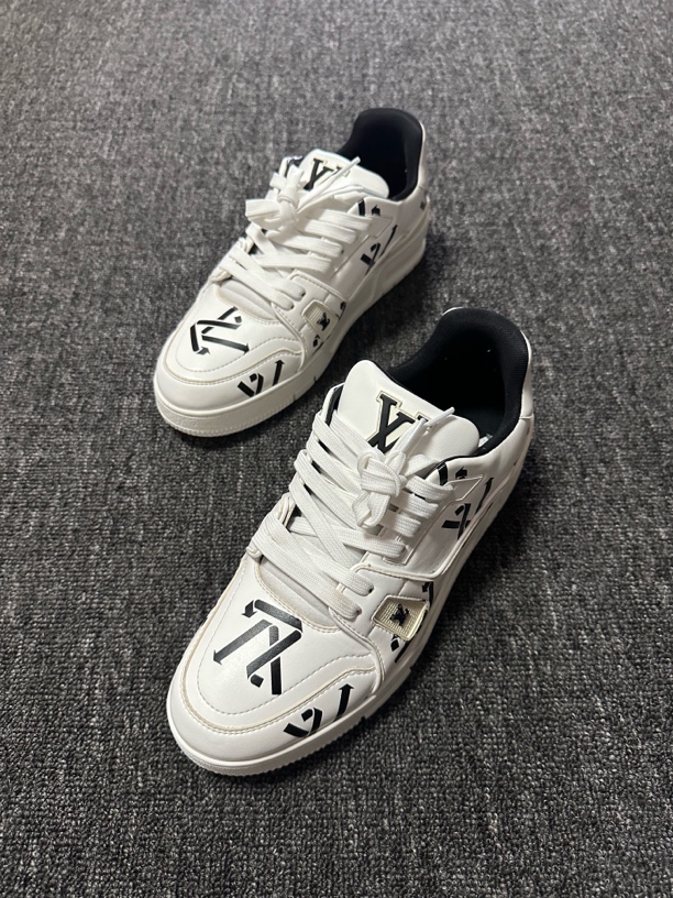 99新 LouisVuitton/路易威登 trainer 黑白环保 休闲鞋 40.5 原盒