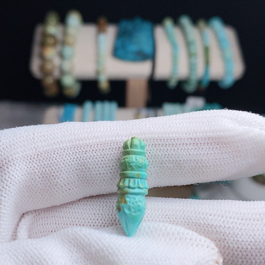 绿松石未镶嵌珠宝奇石