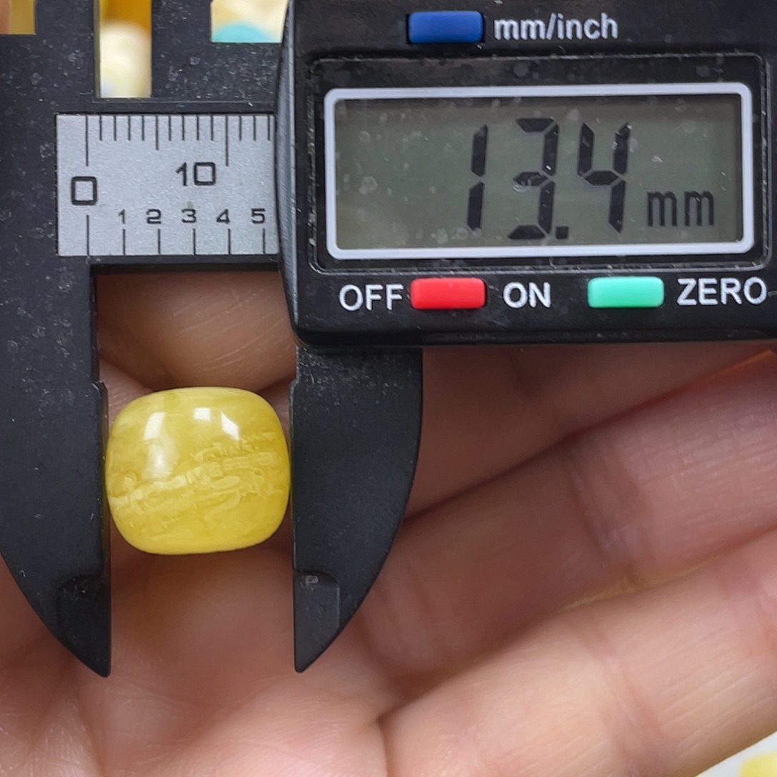 蜜蜡未镶嵌裸石13杂