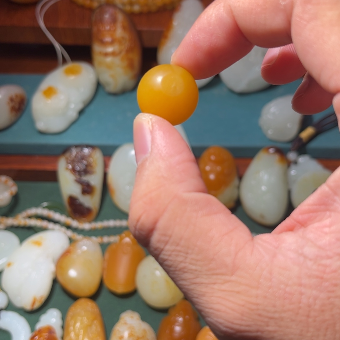 用***2和田玉未镶嵌颈饰