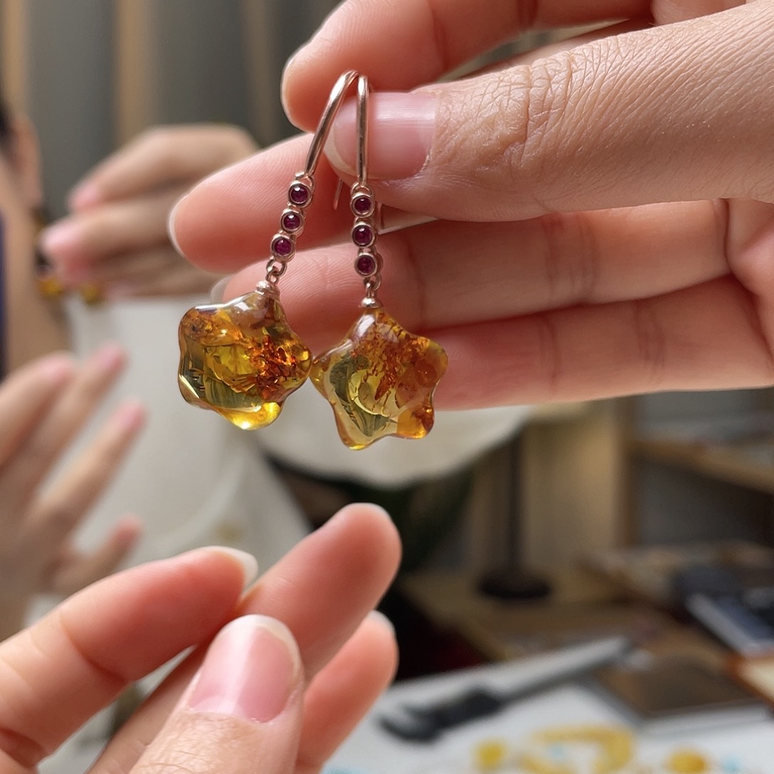 蜜蜡颈饰银S925镀金镶嵌琥珀耳坠