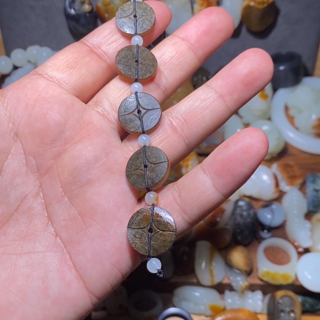 和田玉颈饰未镶嵌森