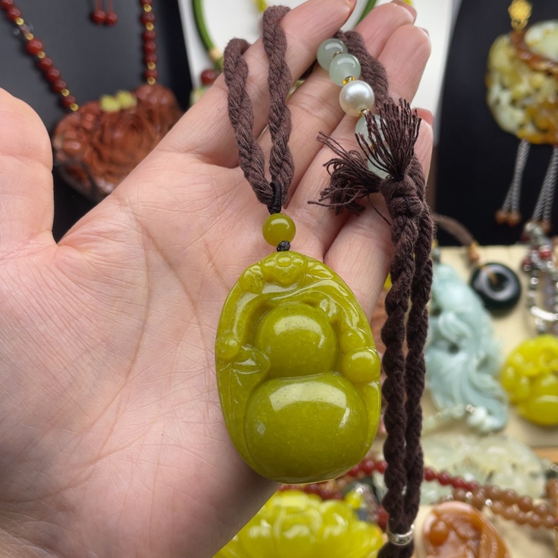 未镶嵌蛇纹石玉颈饰