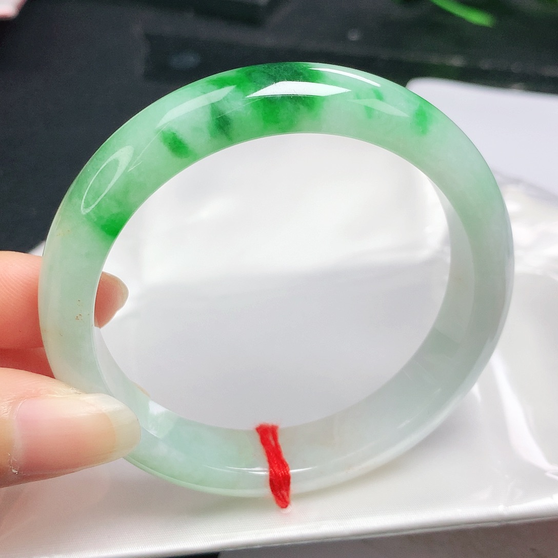 翡翠手镯未镶嵌正