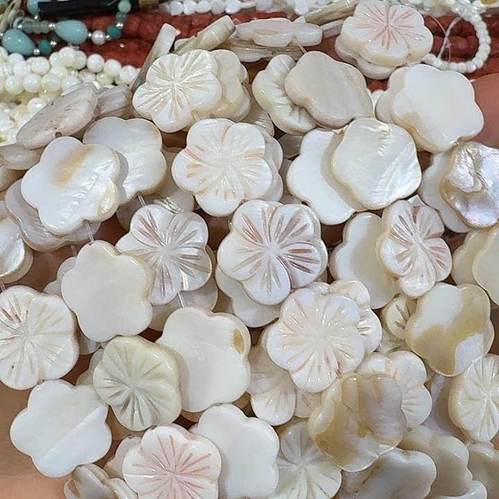 玛瑙/玉髓合金珠宝半成品一条18mm贝壳雕刻五瓣花