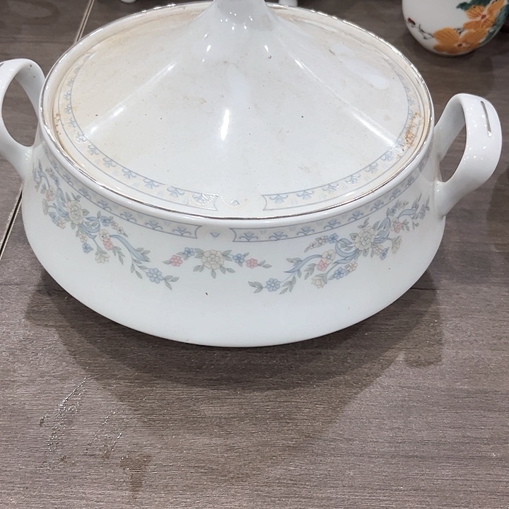 釉下五彩的瓷器和，