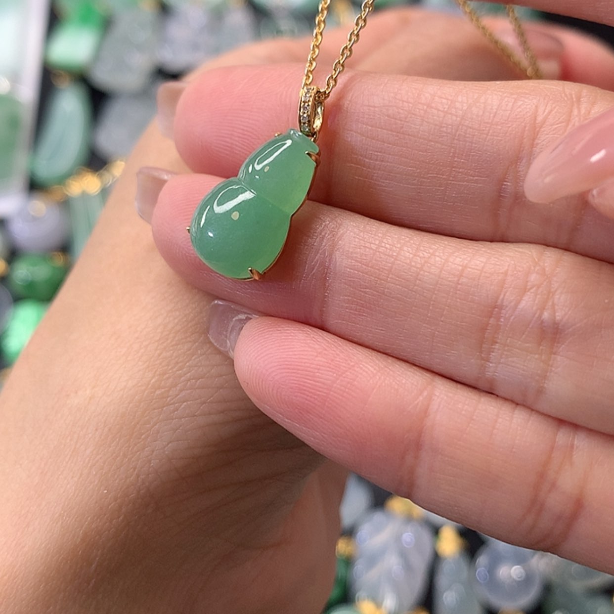 【闪购商品】翡翠吊坠(赠链)18K金镶嵌