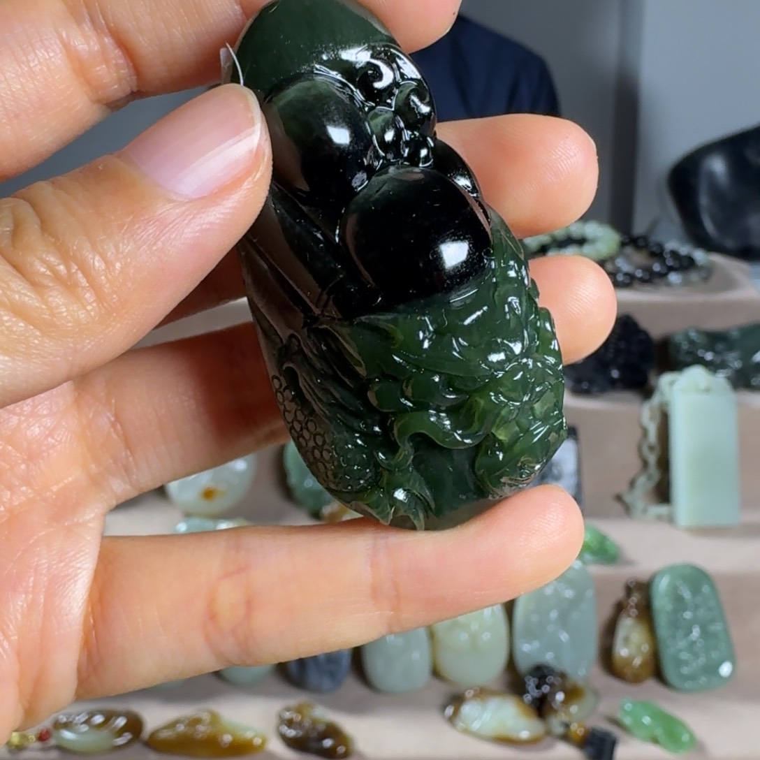 和田玉颈饰未镶嵌