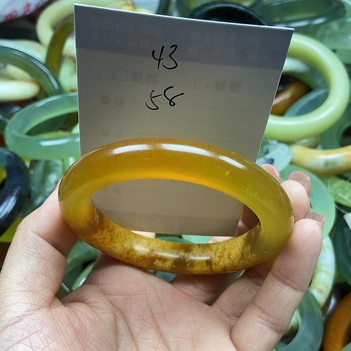 未镶嵌手镯透闪石质玉