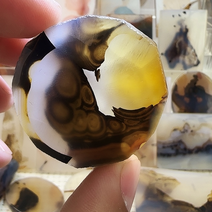 玛瑙/玉髓未镶嵌珠宝奇石