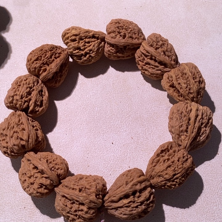 手串文玩核桃Z****?…………