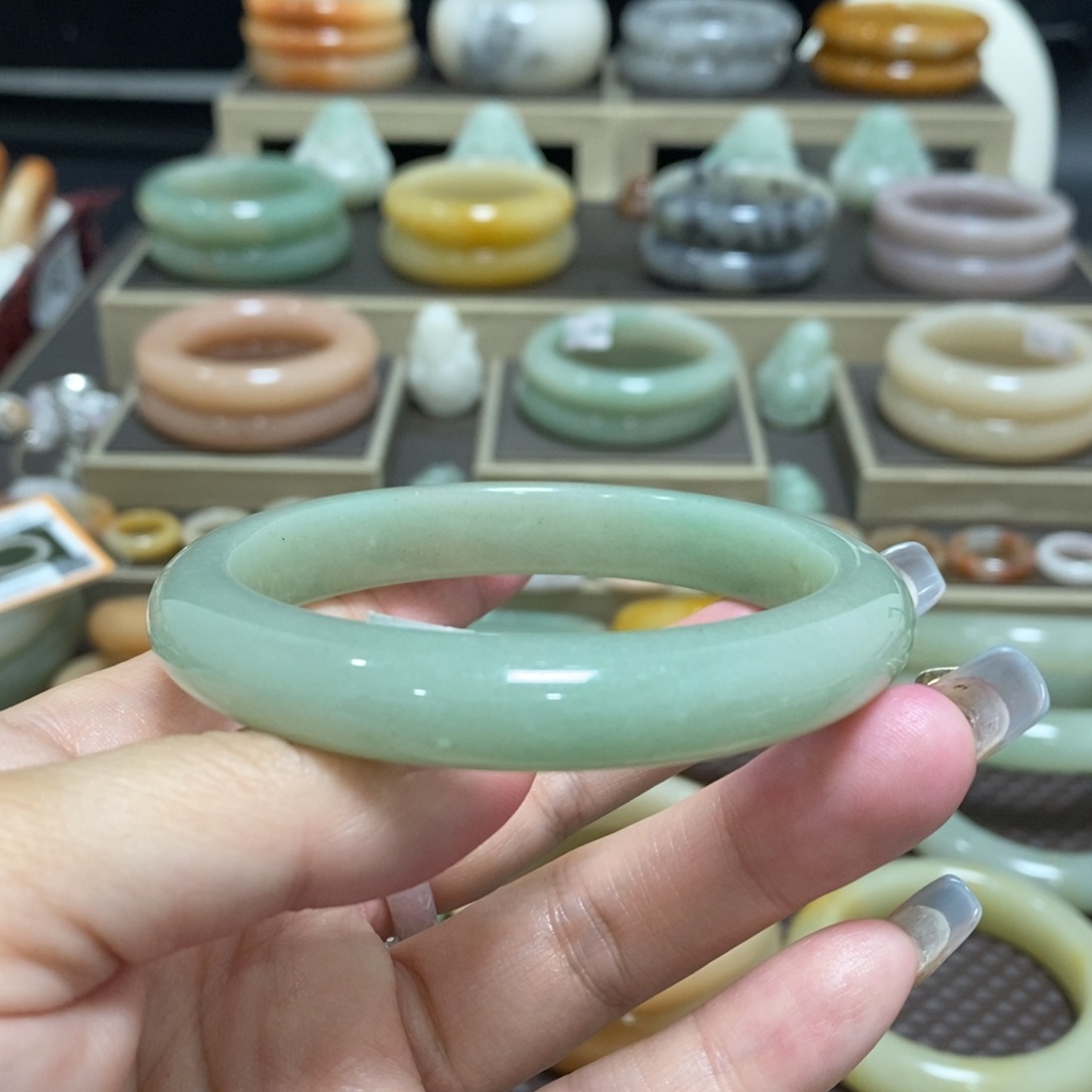 石英质玉未镶嵌手镯