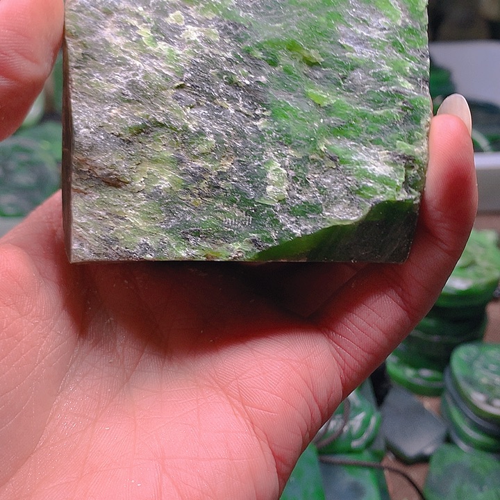 和田玉（碧玉）未镶嵌珠宝奇石