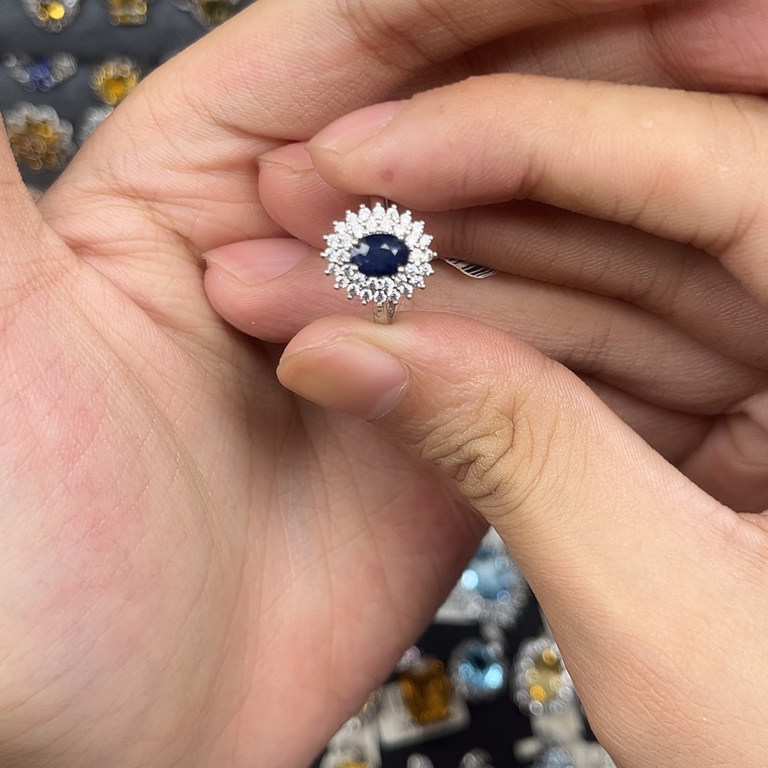 银S925镶嵌蓝宝石戒指