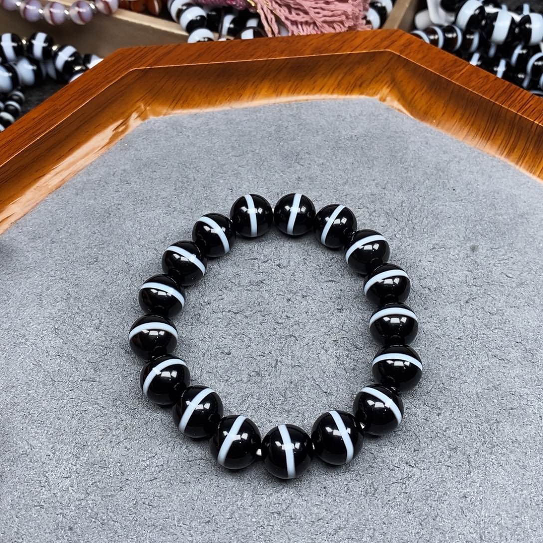 托*** 玛瑙/玉髓未镶嵌手链