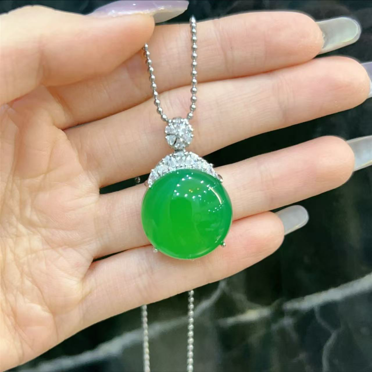 铜合金锆石吊坠 时尚设计款弧面圆牌吊坠