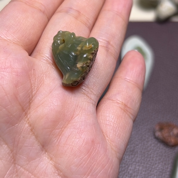 初***天岫岩河磨玉（透闪石质玉）未镶嵌颈饰