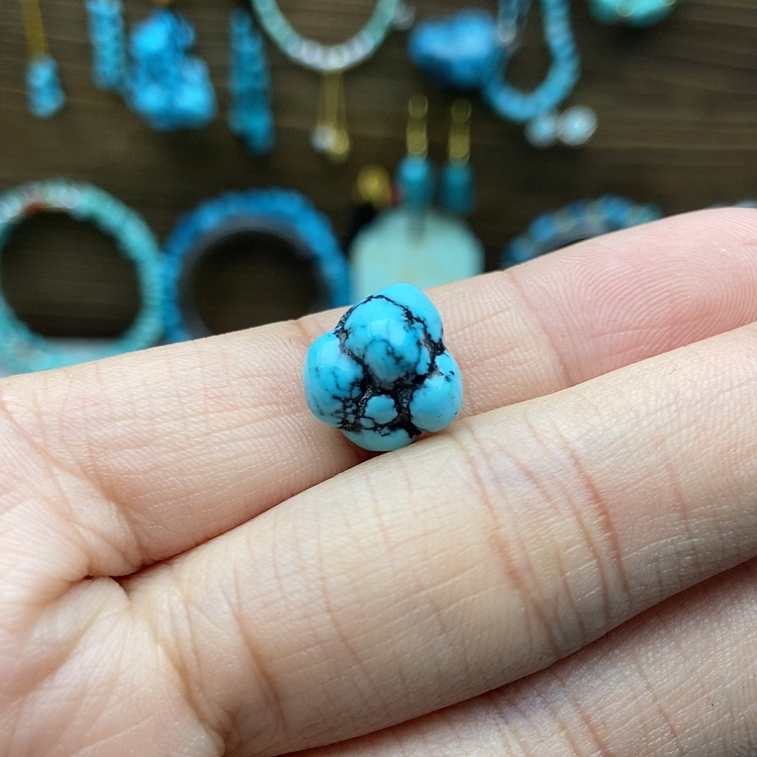 绿松石未镶嵌玉化蓝随行豆