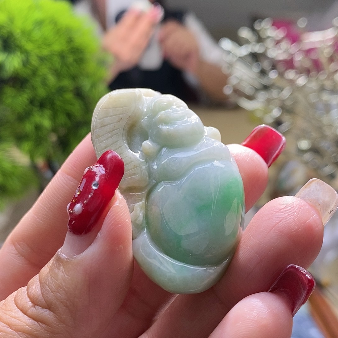 【闪购商品】翡翠颈饰未镶嵌佛