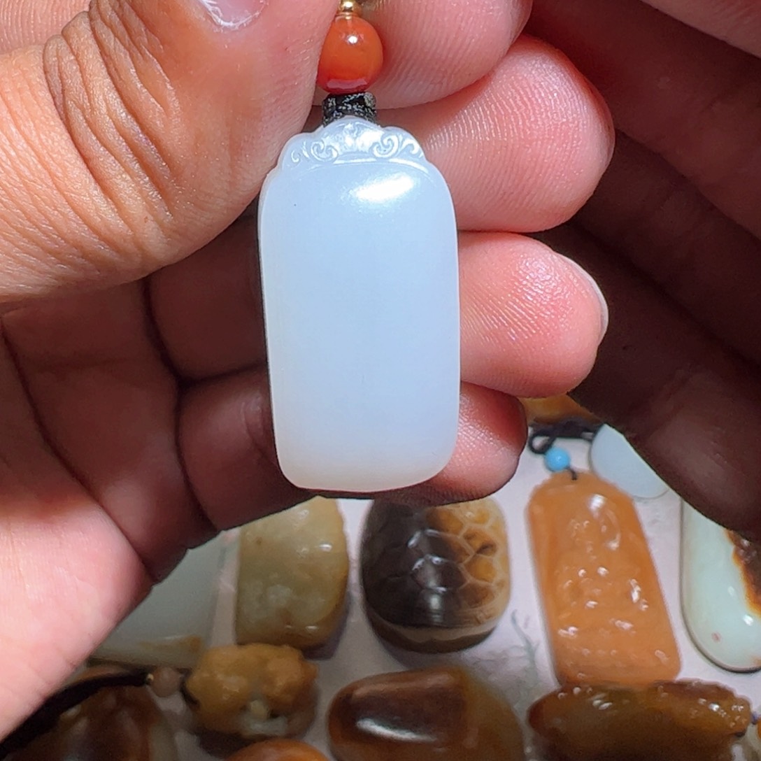 和田玉颈饰未镶嵌