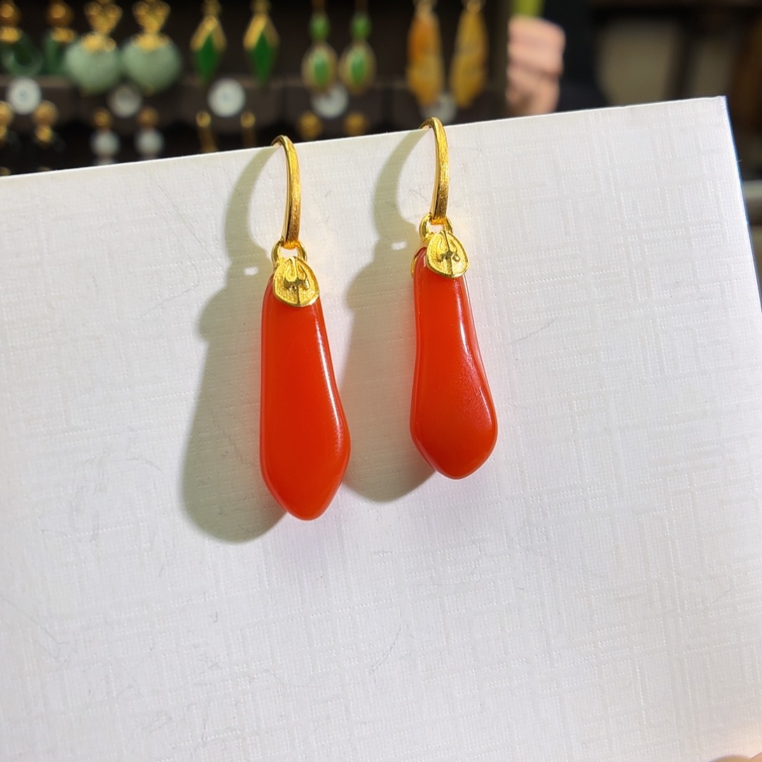 颈饰18K金镶嵌南红玛瑙