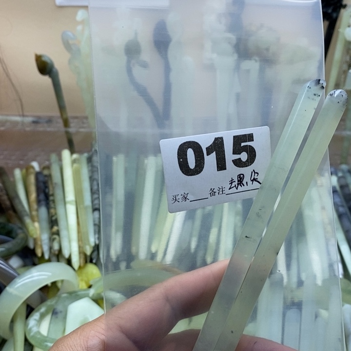 蛇纹石玉合金颈饰