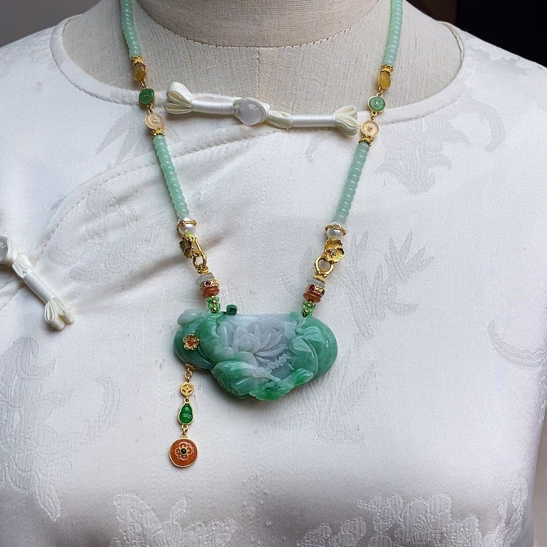 翡翠颈饰未镶嵌天然