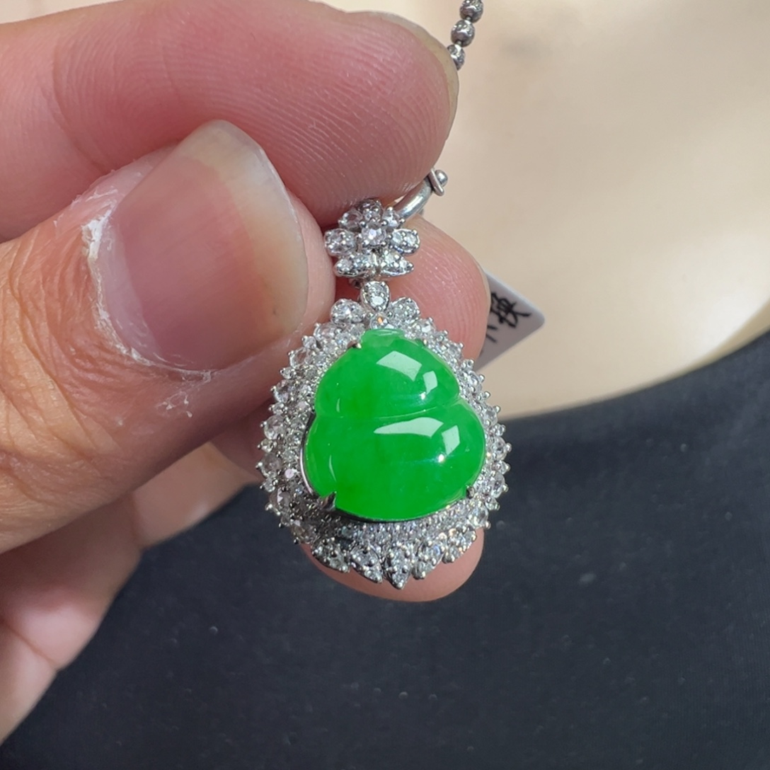 L***猫翡翠18K金镶嵌吊坠(不含链)