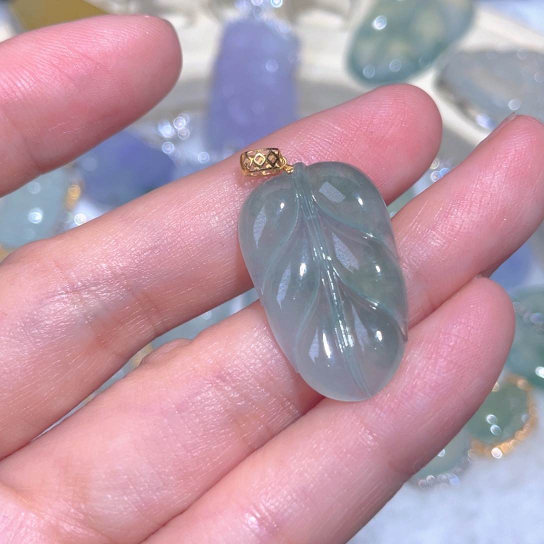 翡翠颈饰18K金镶嵌翡翠