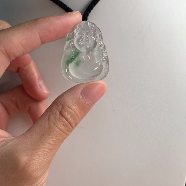 翡翠挂件未镶嵌…..