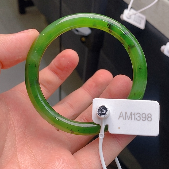 和田玉（碧玉）未镶嵌手镯