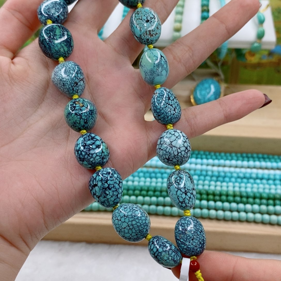 玉***行绿松石未镶嵌珠宝奇石