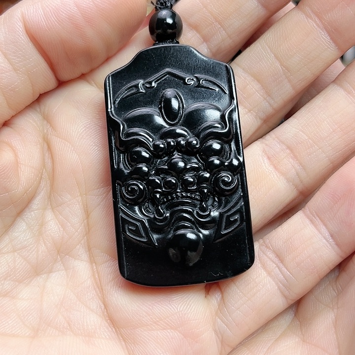 和田玉手链未镶嵌兽面