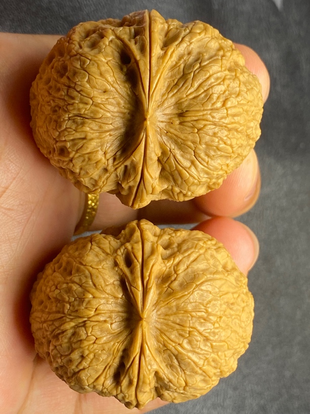云南铁核桃 文玩核桃 40-41 尺牡丹绣球超沉发货图片同款精品一对