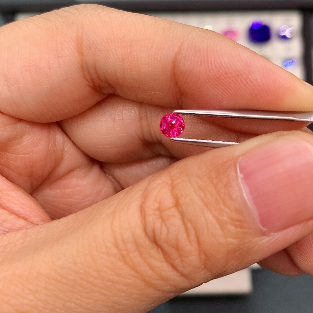 尖晶石裸石未镶嵌41分绝地