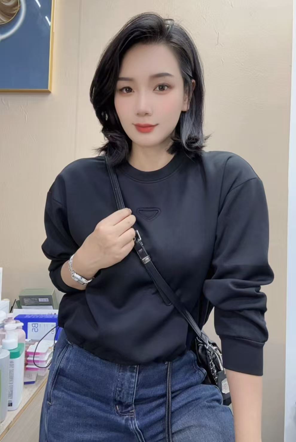 玲家精选2599款号下摆抽绳卫衣