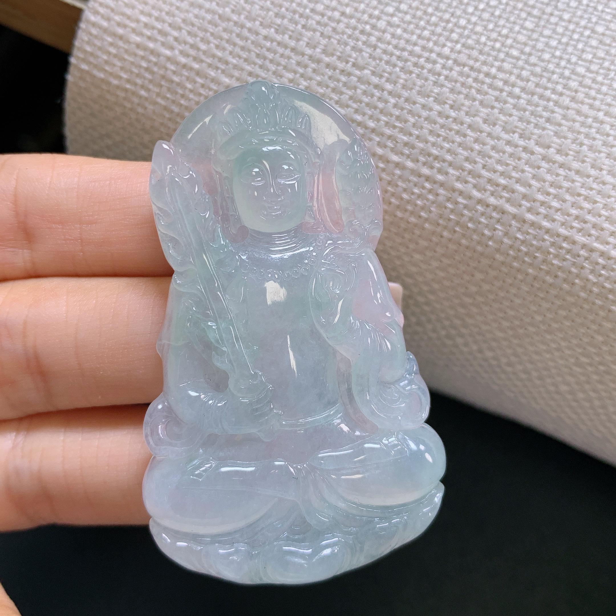 缅甸天然A货翡翠冰种虚空藏菩萨吊坠精雕守护神